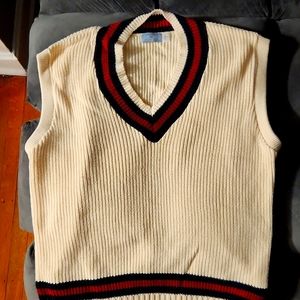 Castaway- XL -Cream V-Neck Vested Sweter